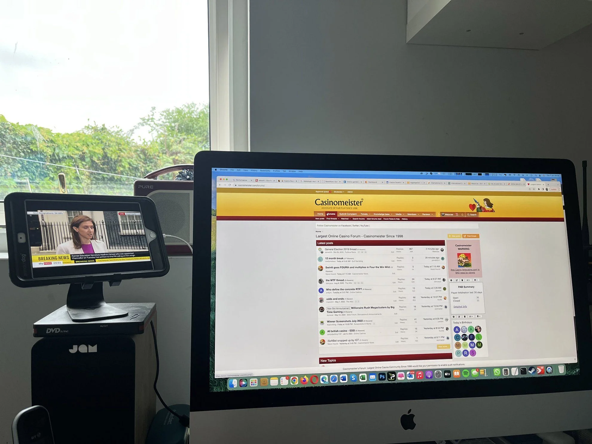 desksetup.webp