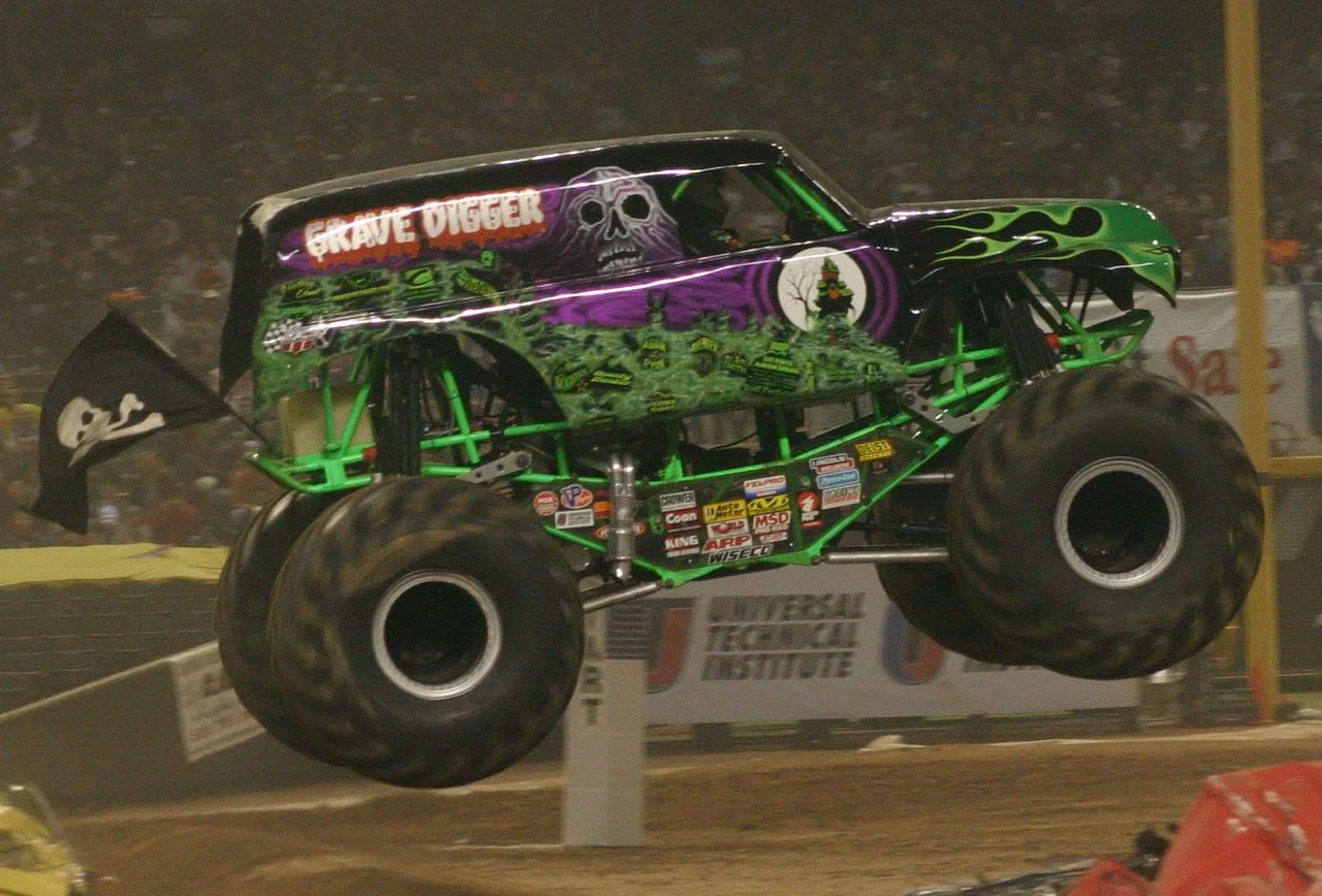 Grave_digger_(truck).webp