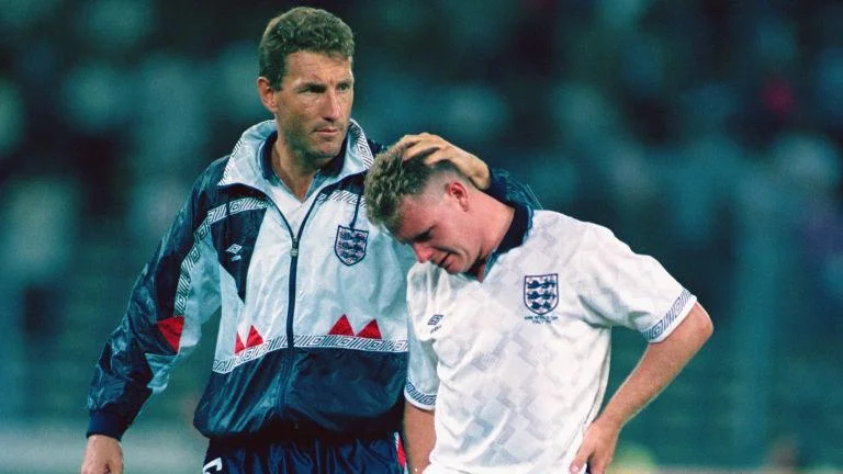paul-gascoigne-terry-butcher-england_3320988.webp