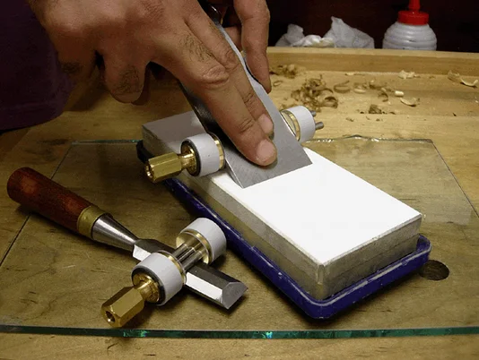 sharpening-guide-for-plane-blades-and-chisels.png