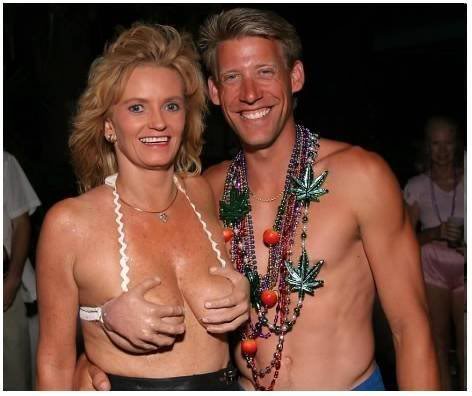HandsOnBoobs-1.jpg